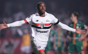 andré silva fala sobre atuar em uma posição diferente no são paulo: "me sinto mais à vontade"