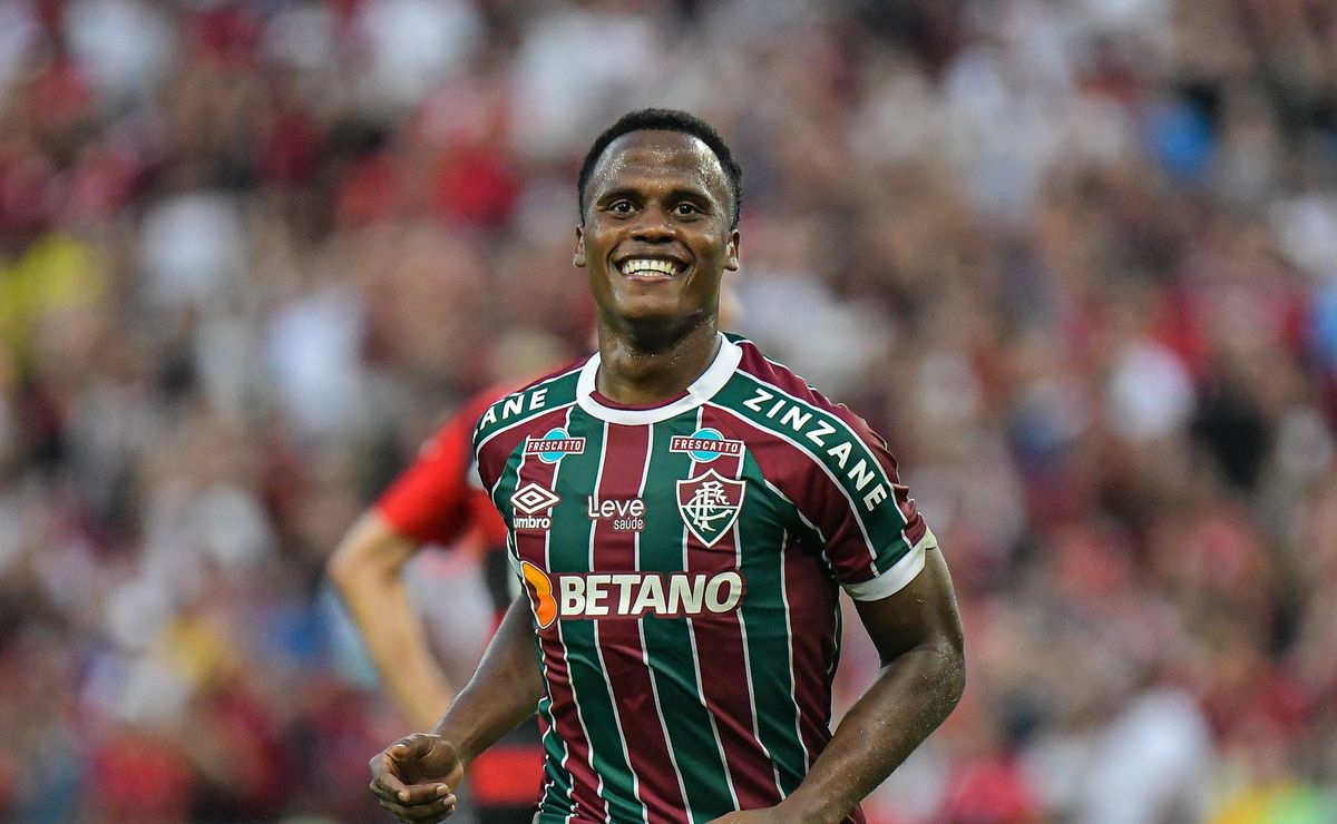 atlético de madrid quer a contratação de john arias do fluminense; meia está valorizado no mercado europeu