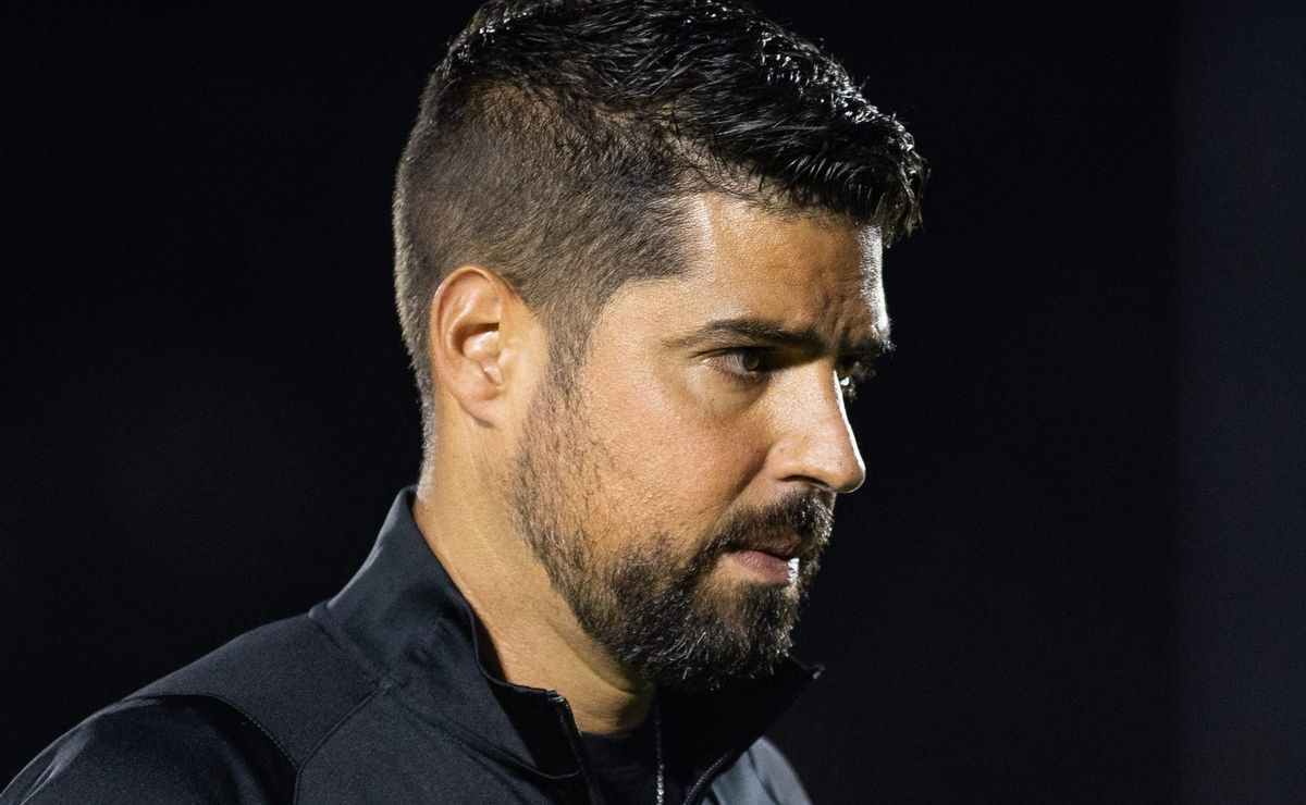 corinthians toma decisão sobre demissão de antónio oliveira após mais uma derrota