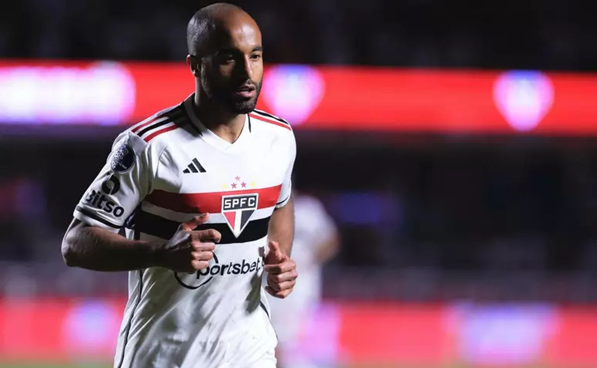 thiago carpini prepara elenco para estreia da libertadores; james e lucas moura devem atuar juntos