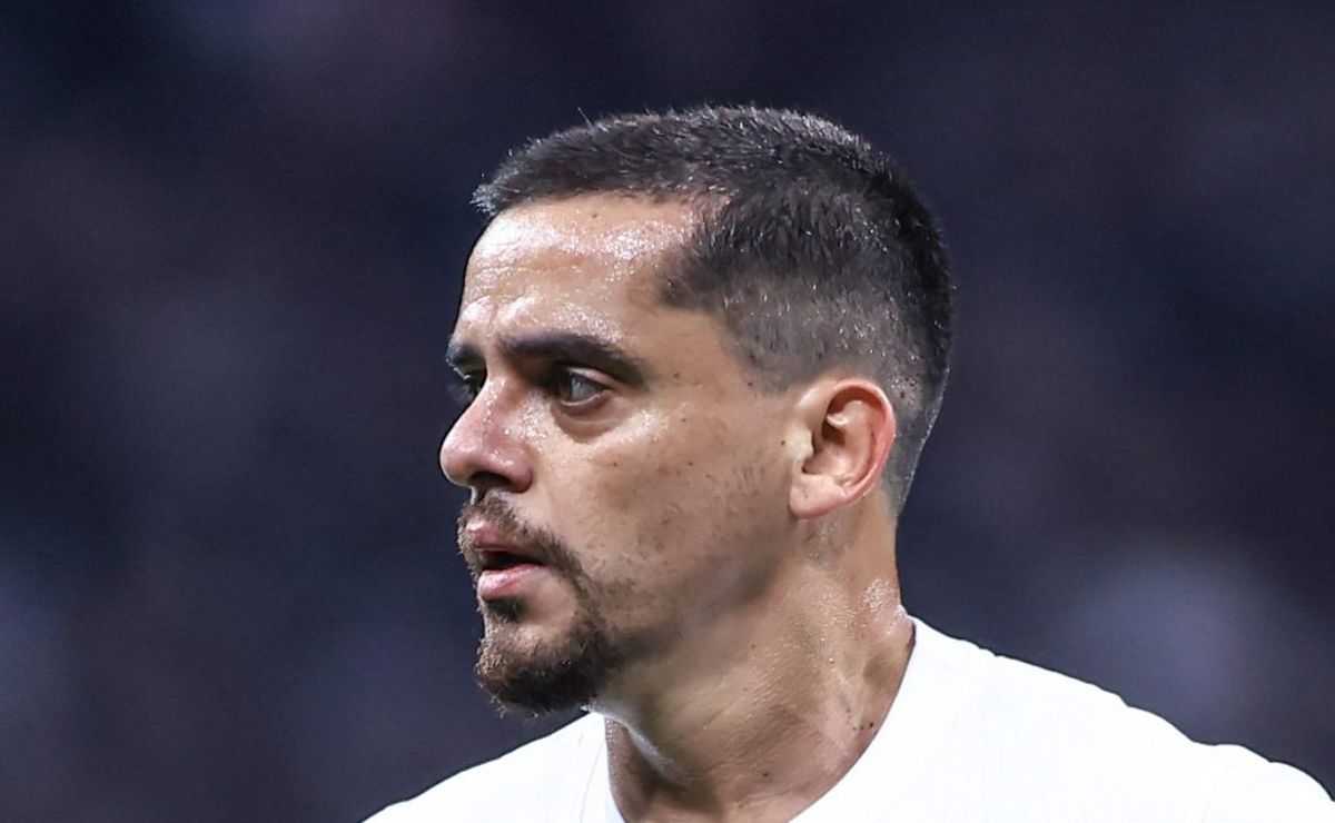 corinthians só vai definir situação contratual de fagner no fim do ano