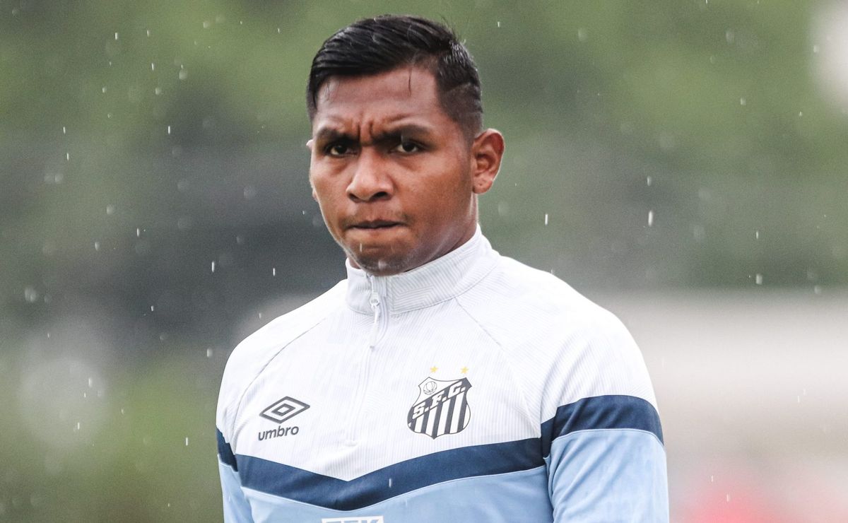 morelos avança na parte física e anima o santos para a temporada