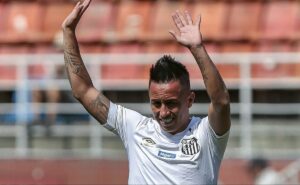 santos acerta pendências com o krasnodar por cueva e encerra transfer ban