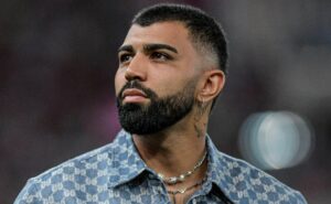 longe do flamengo, gabigol tem nova rotina exposta fora dos bastidores após punição