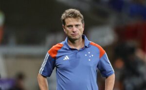 fernando seabra define mudanças no esquema e nas peças do cruzeiro para encarar o botafogo