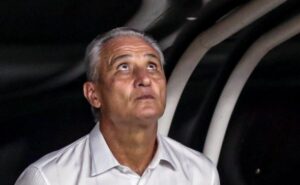 torcida do flamengo faz sugestão de mudança na escalação para tite: "coloca para jogar"