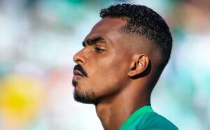 grêmio está na frente de rivais para assinar com caíque, do juventude