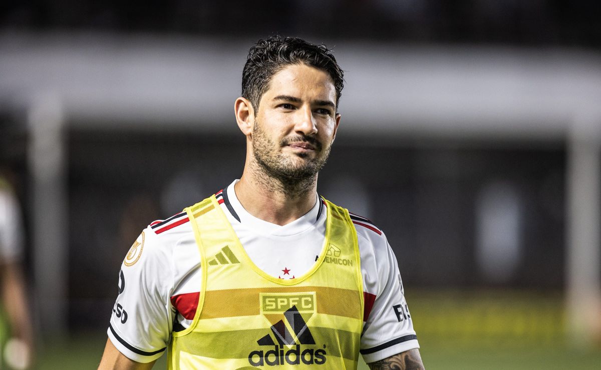 alexandre pato pode jogar em rival do são paulo para esta temporada