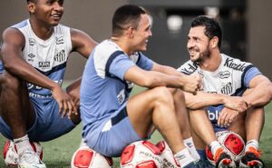 atacante do santos revela negociação para sair e deixa futuro em aberto