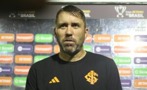 internacional toma decisão sobre futuro de coudet após empate na sul americana