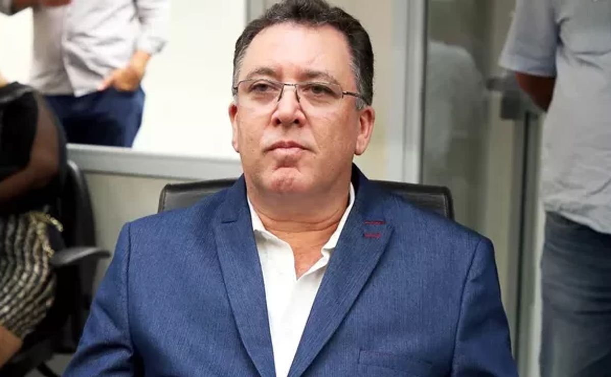 santos é notificado pela fifa por dívida de carbajal e poderá sofrer terceiro transfer ban; veja detalhes