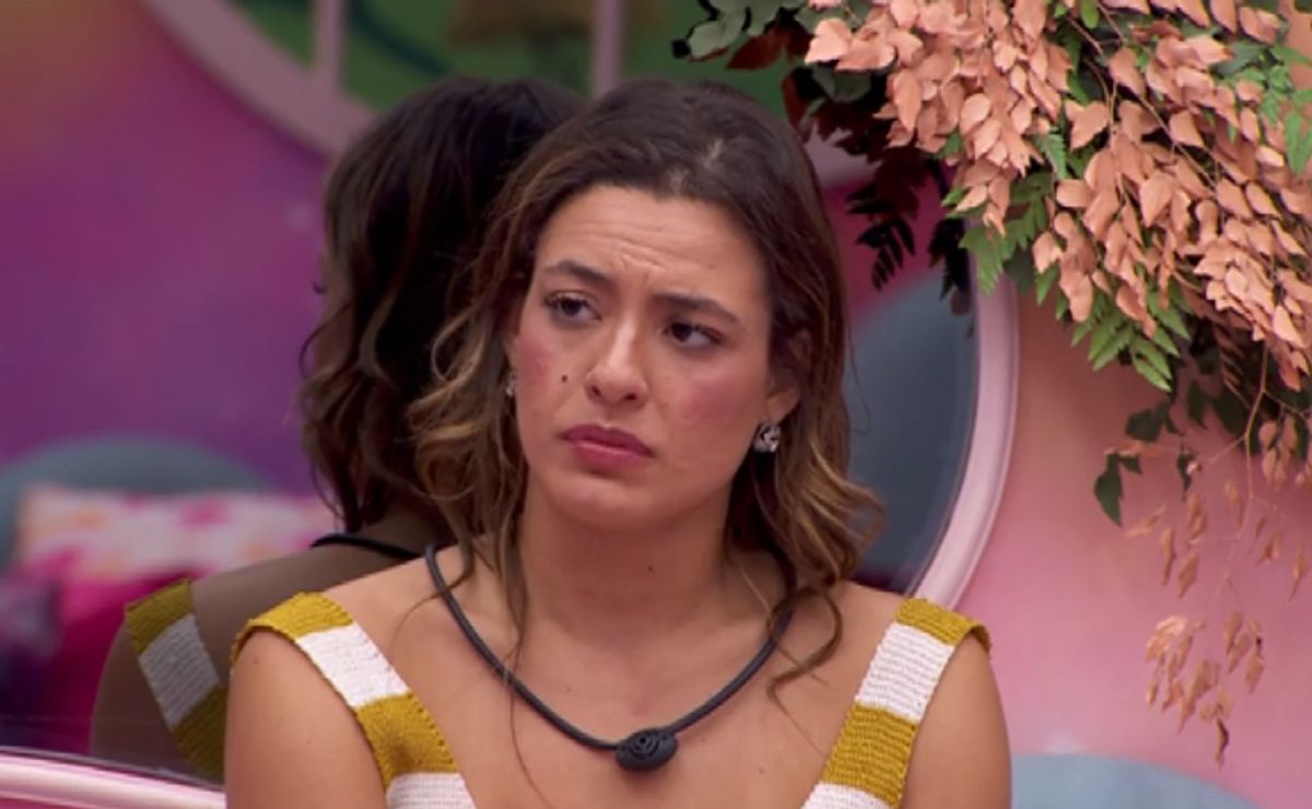 bbb 24: beatriz recebe chamado da produção e intriga web: "não tô doente"