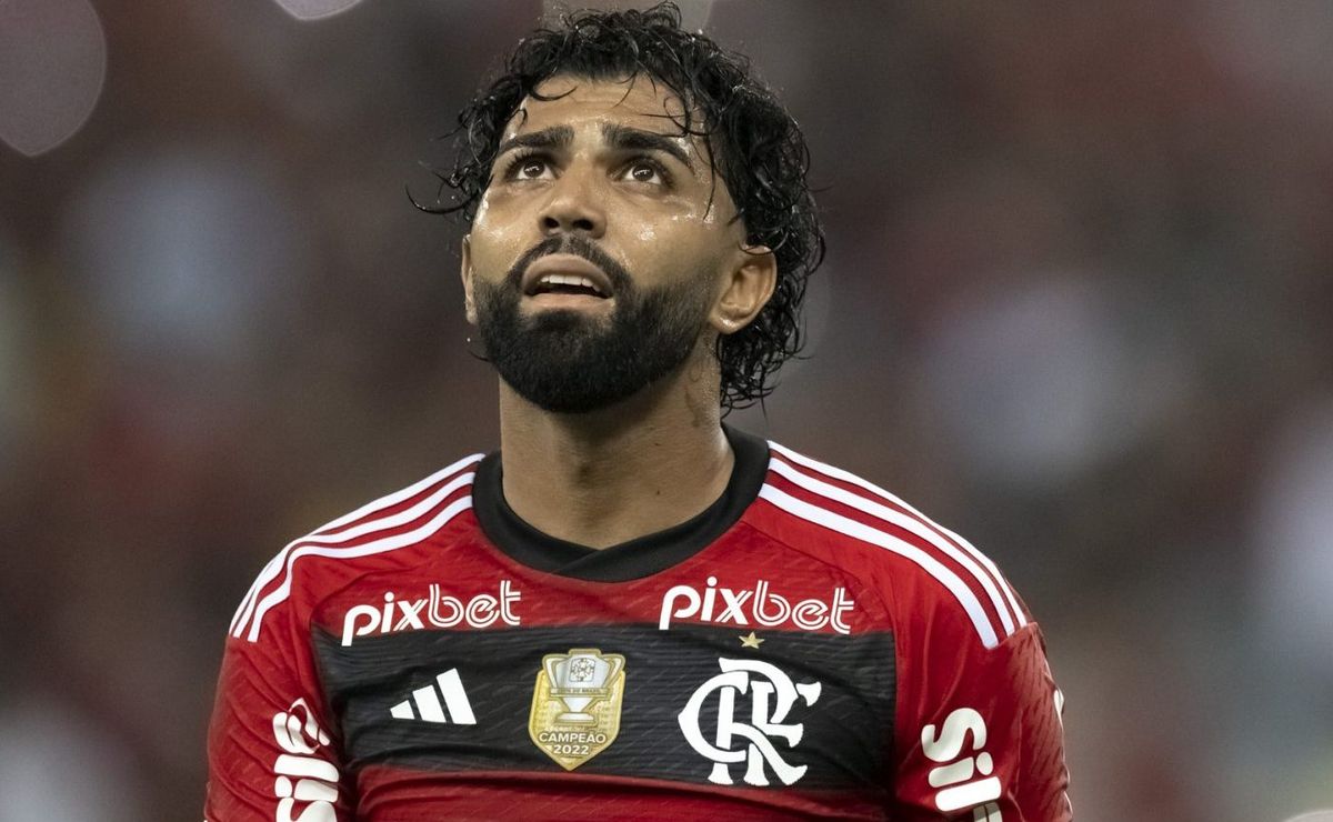 futuro de gabigol no flamengo tem aviso feito por mauro cezar pereira: "virar um qualquer"