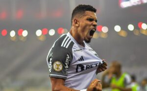 paulinho revela confiança dos jogadores do atlético mineiro para a final: "sairmos com o pentacampeonato"