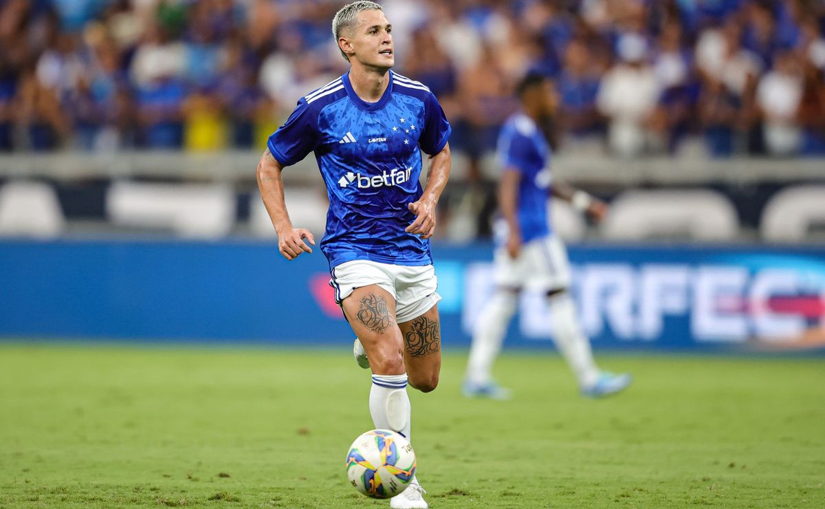 torcida do cruzeiro critica mateus vital e +2 após estreia na sul americana: "pra testar a paciência"