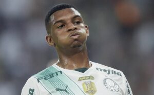 arsenal, bayern e liverpool querem luis guilherme, meia do palmeiras