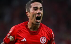 carlos de pena volta a ganhar força no vasco por causa de único motivo