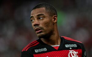 de la cruz brilha e vitória sobre o são paulo coloca flamengo na liderança do brasileiro