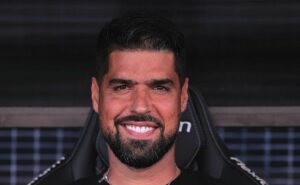 antónio oliveira pode escalar corinthians com coronado de titular; veja o time provável