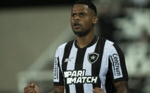 junior santos aponta atitude como responsável por derrota do botafogo para a ldu: "o ar não vem"