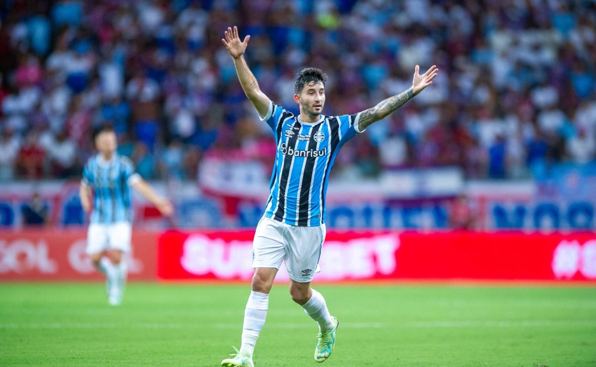 só 1 jogador do grêmio que venceu operário na série b jogará na copa do brasil