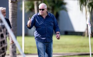 rubão retorna ao ct do corinthians e marca reunião com augusto melo; confira os detalhes