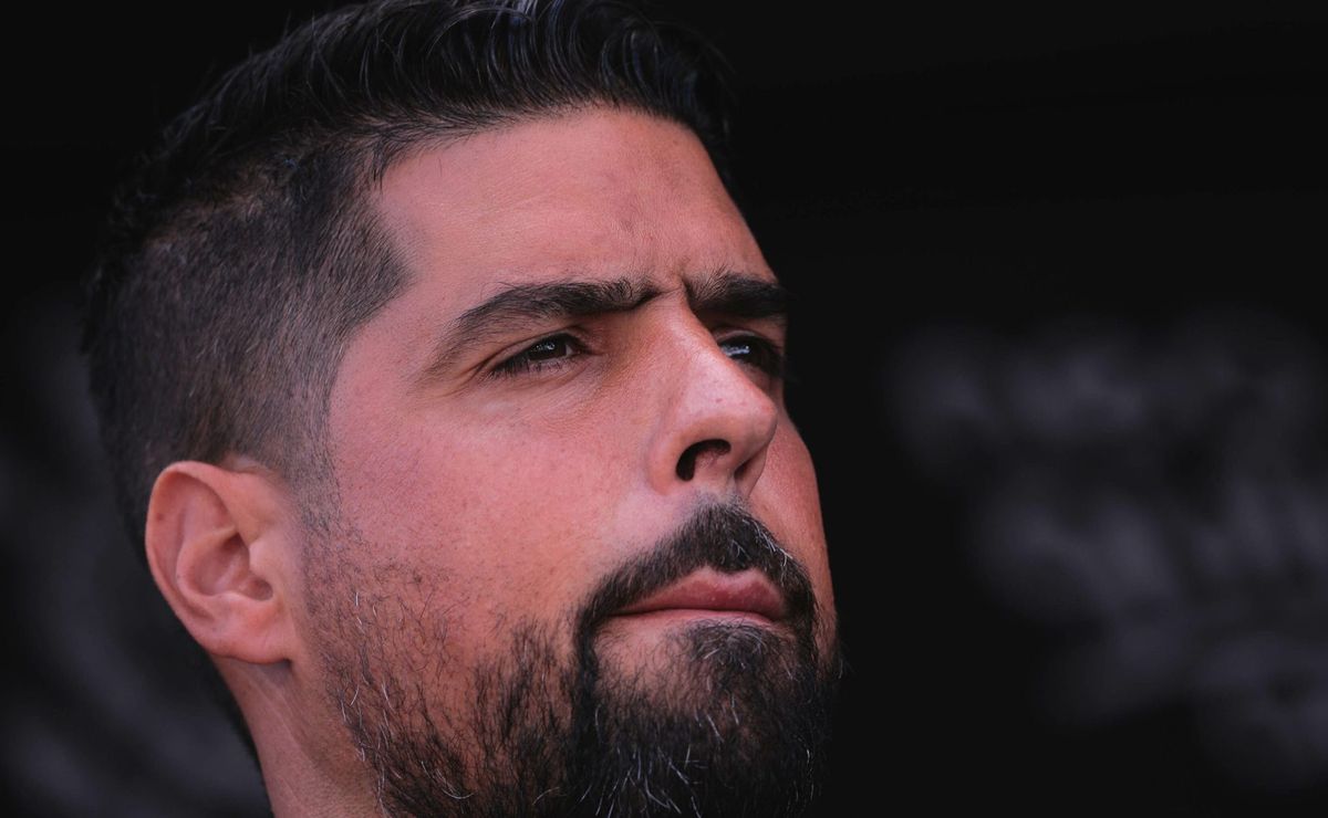 antônio oliveira comemora vitória do corinthians e diz: “as pessoas não têm paciência”