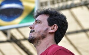 hablou tudo! diniz mandou a real sobre a situação carpini e critica postura dos clubes: “acho ridículo”