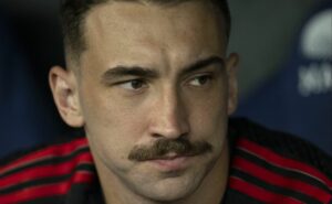 tite descarta léo ortiz como titular na libertadores e expõe estratégia no flamengo; entenda