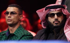 r$ 140 milhões: al nassr, clube de cristiano ronaldo, quer comprar titular do flamengo