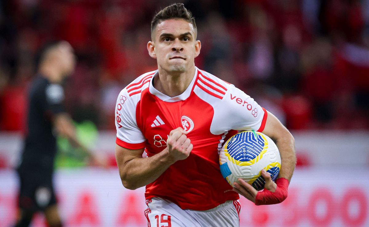 torcida do inter comemora gol de borré: "a zica foi embora"