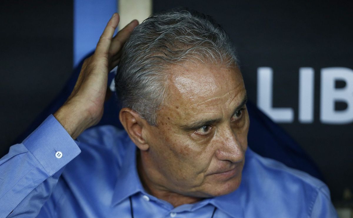 torcida do flamengo não fica satisfeita e critica titular de tite mesmo após vitória na libertadores