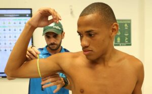 palmeiras gosta de proposta por empréstimo e encaminha saída de jhon jhon ao bragantino