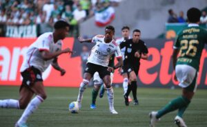 delegação do flamengo chegará em la paz na hora do jogo, para amenizar efeitos da altitude