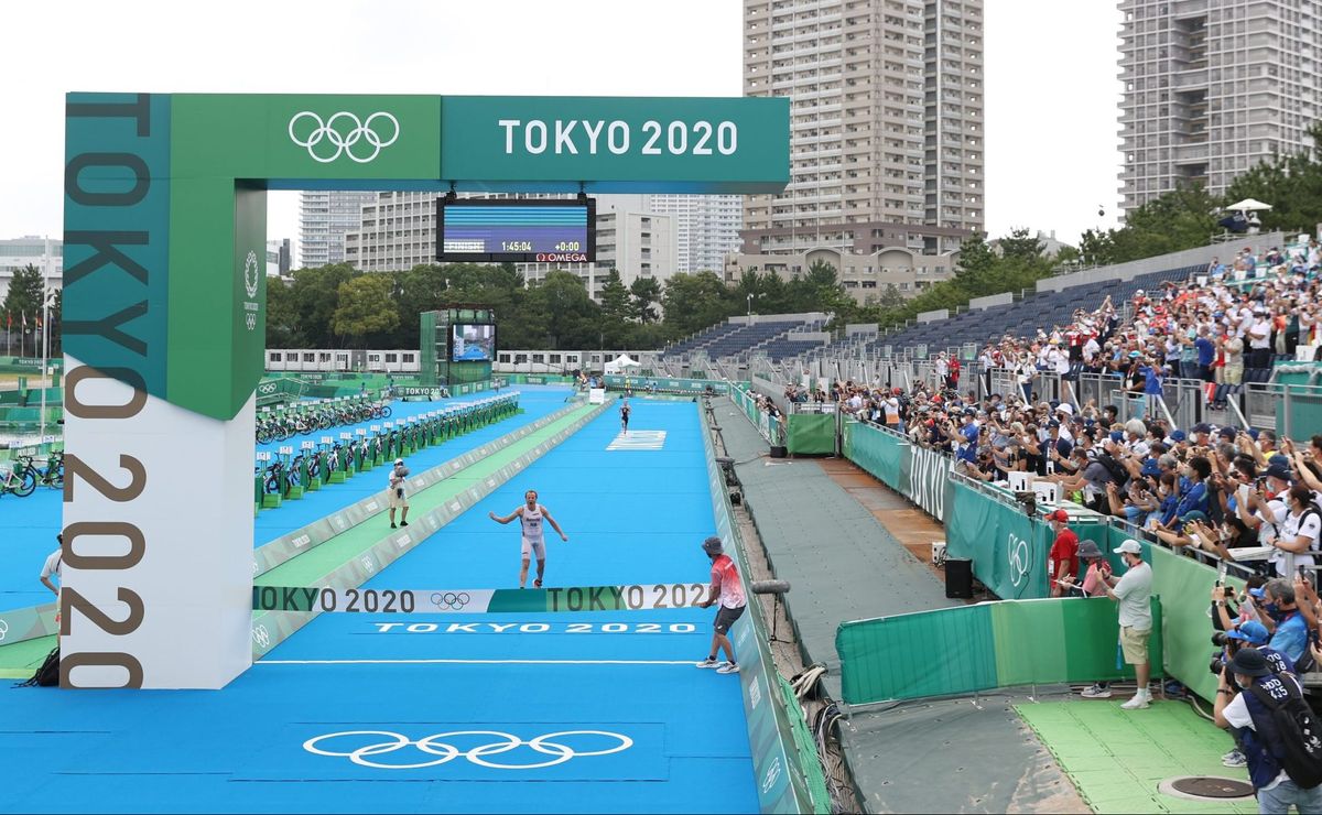 por contaminação do rio sena, triatlo está ameaçado nos jogos olímpicos de paris; maratona aquática também pode sofrer consequências