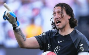 dupla do santos é incluída em escolhas do jogador ideal feita por cássio, do corinthians