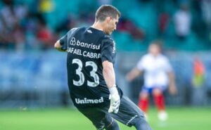 boa atuação? rafael cabral faz sua estreia pelo grêmio e torcedores comentam nas redes sociais