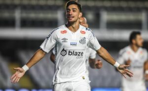 santos vence o paysandu na estreia da série b, com brilho de pedrinho; veja atuações
