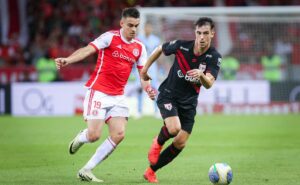 em noite histórica pra arbitragem feminina no brasil, internacional fica no empate contra o atlético go