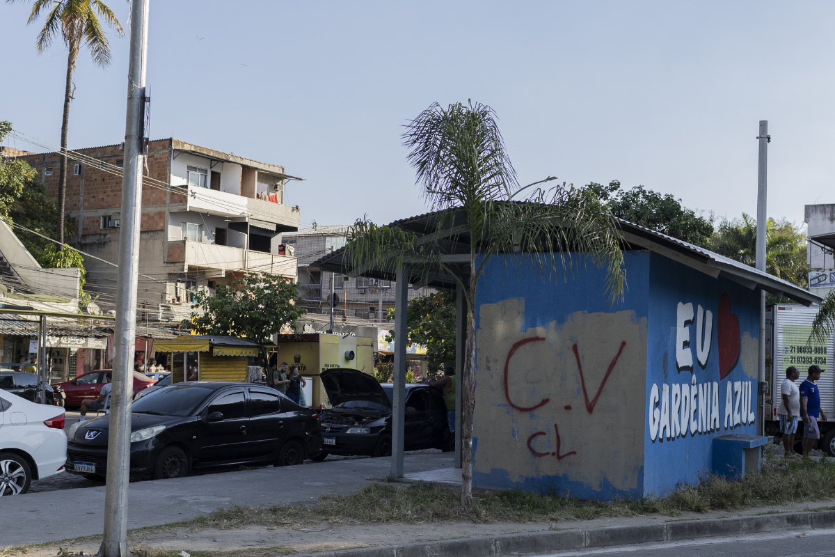 drug traffickers retake rio territories from militias, study finds