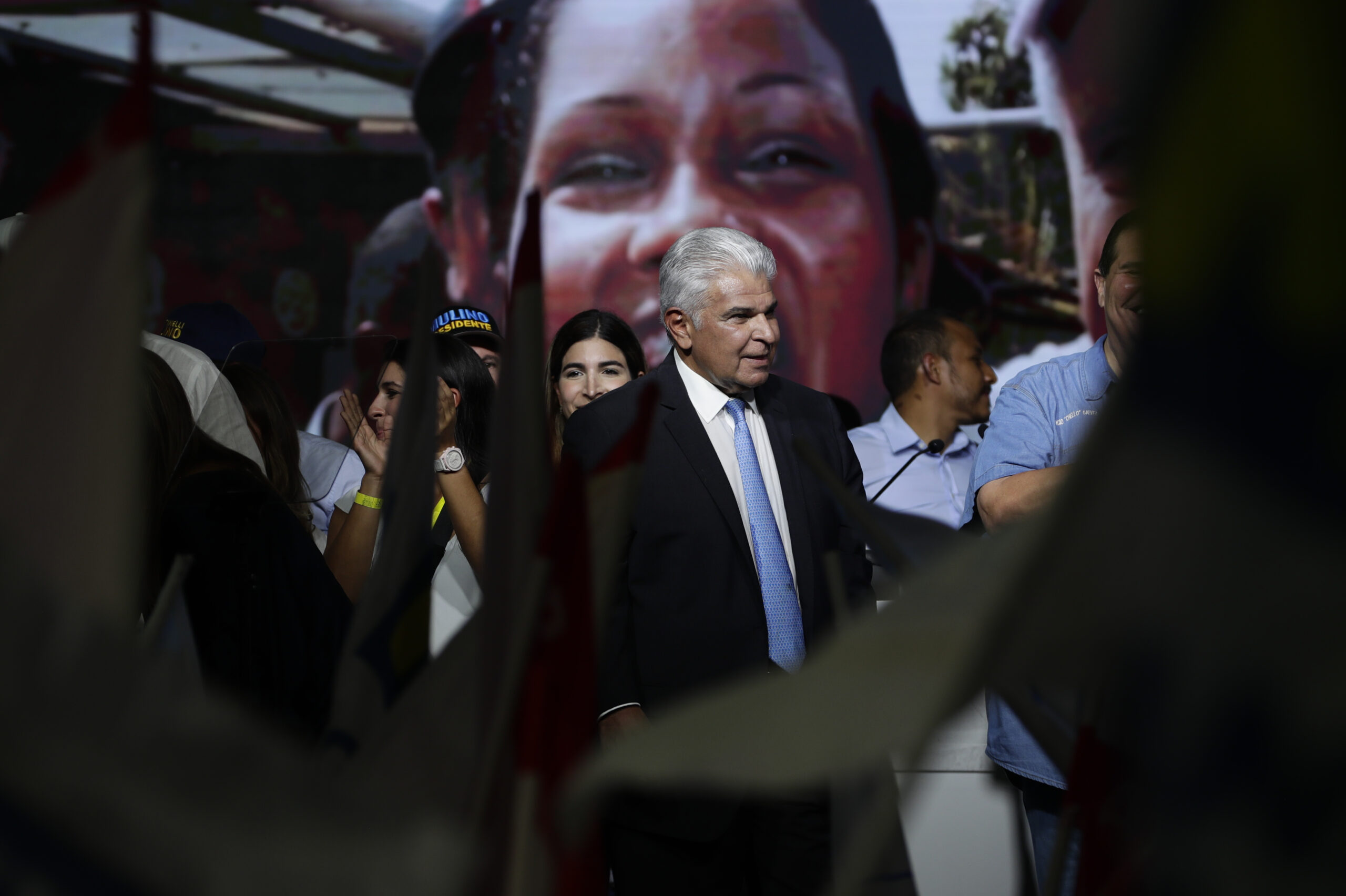 panama ready to vote as supreme court clears frontrunner