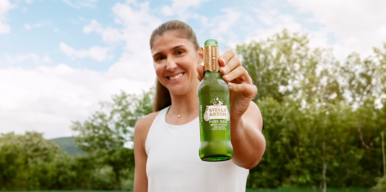 bia haddad maia é a nova embaixadora da stella pure gold, cerveja sem glúten da stella artois