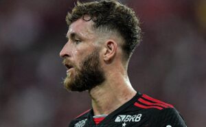 léo pereira se machuca é substituído no 1º tempo de flamengo x bolívar