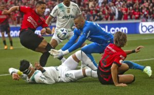 palmeiras tenta repetir, contra o athletico pr, o desempenho da libertadores