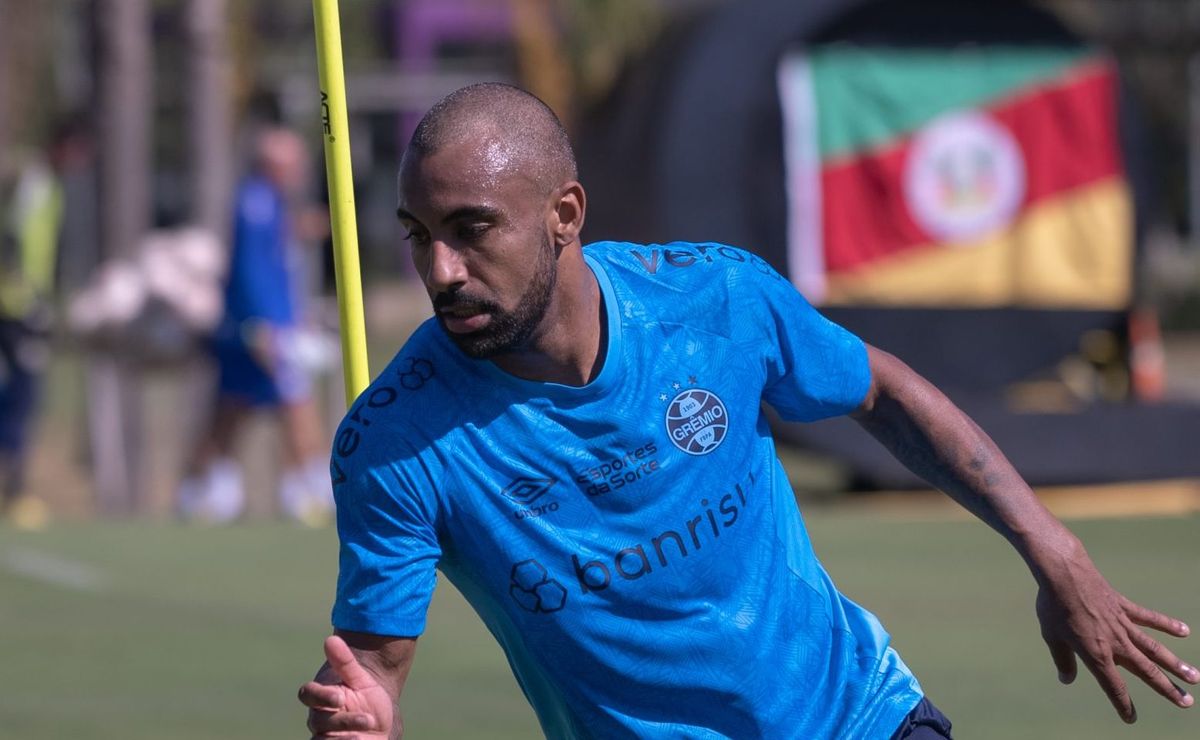 renato define galdino como titular e causa polêmica na torcida do grêmio: “sacanagem”