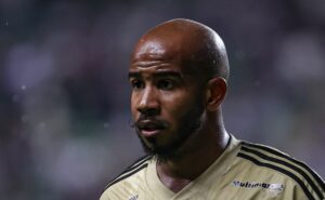 patrick busca afirmação no santos após melhorar condicionamento físico