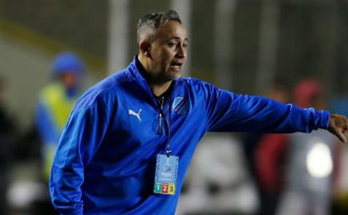 técnico do bolívar bol aponta problema no flamengo e afirma: “não será só um desafio futebolístico”