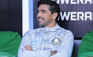 contra quem o palmeiras pode jogar e decidir no allianz na libertadores?