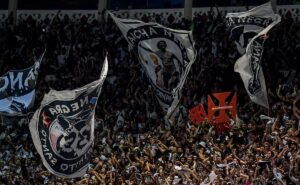 a torcida se cansou: com menos de dois dias para partida pelo brasileirão, vasco não esgota nenhum setor de são januário