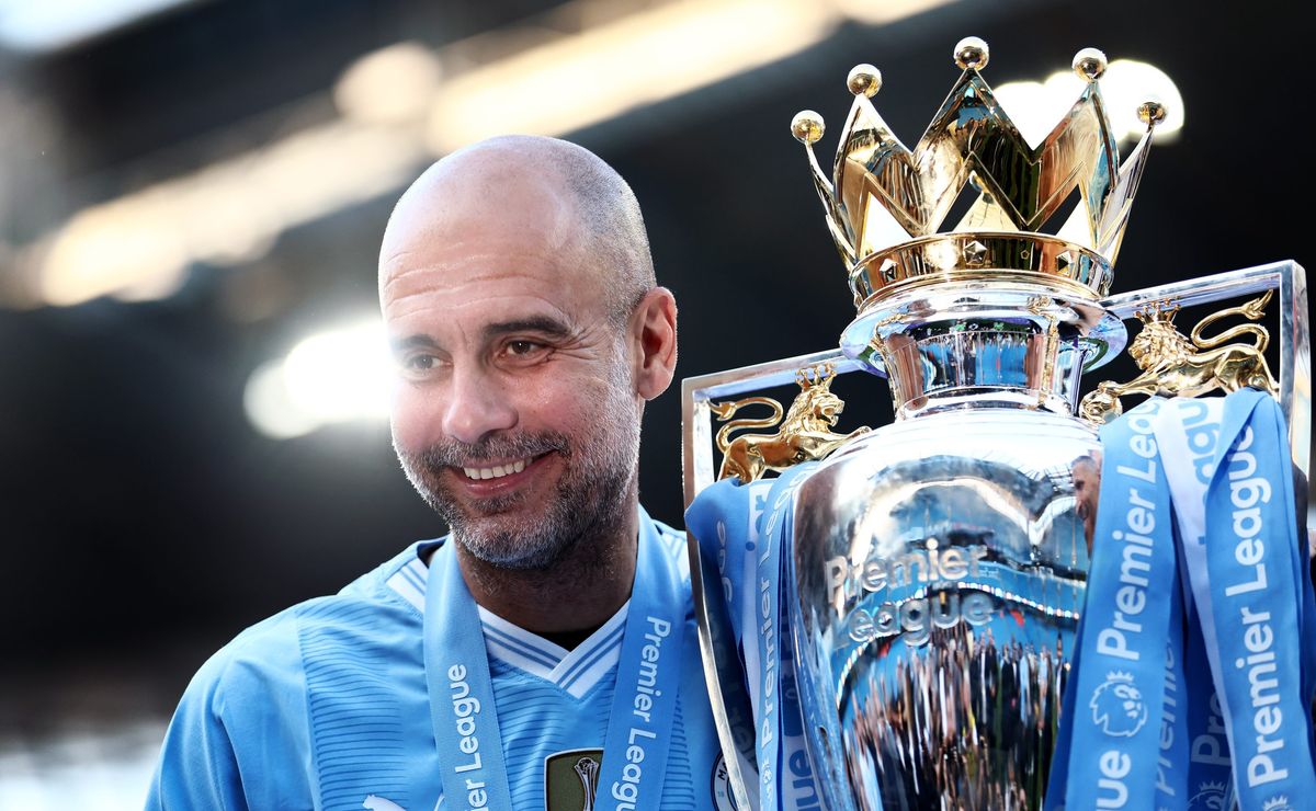 guardiola celebra título inglês, mas não garante permanência no city: “estou mais perto de sair do que ficar”